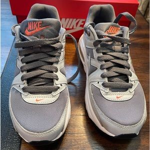 Nike air max command flex